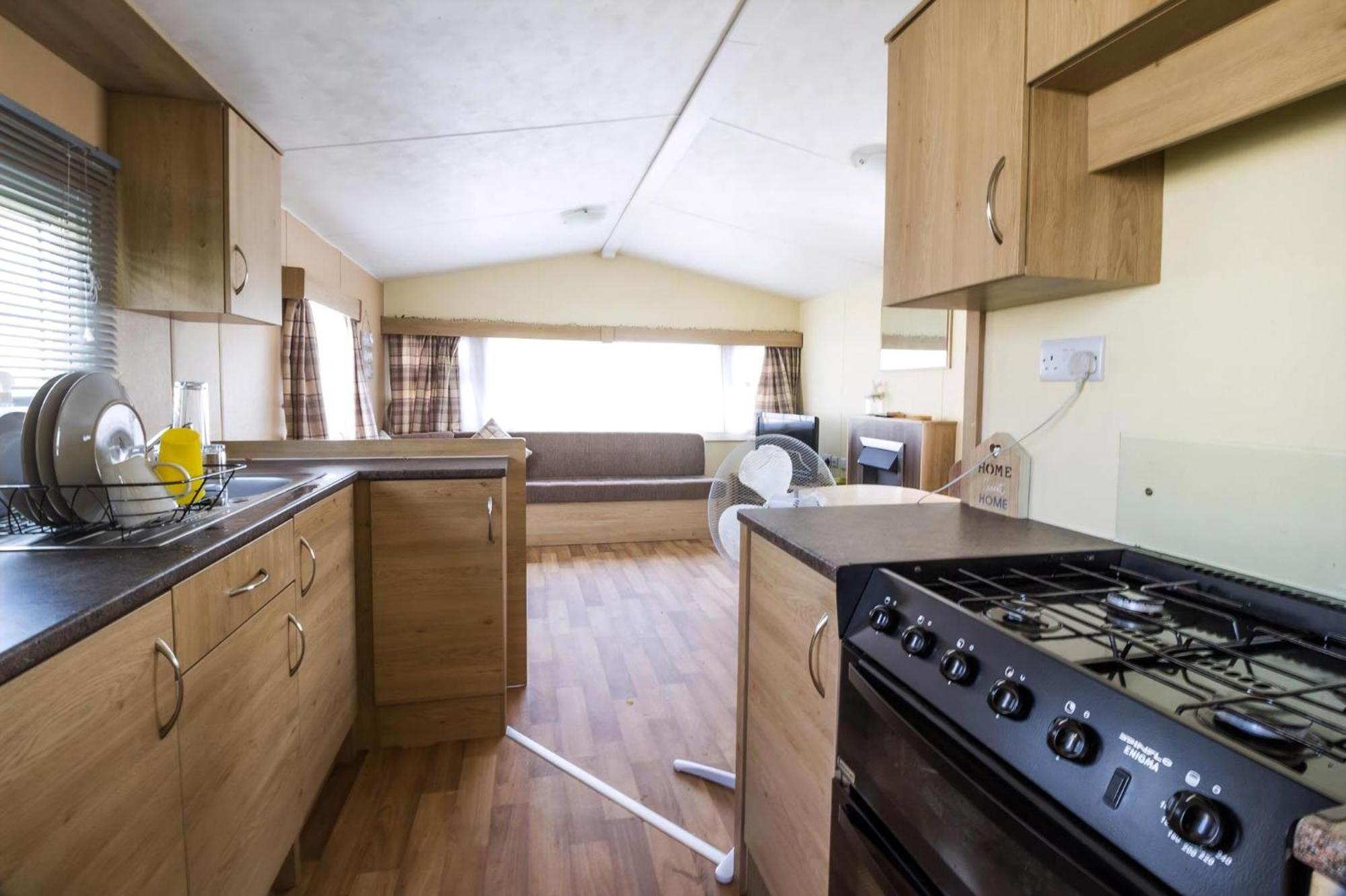 Superb 8 Berth Caravan Near Walton-On-The-Naze In Essex Ref 17175 Eksteriør bilde